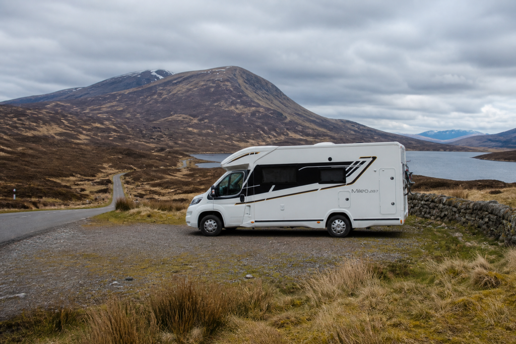 Camper onderweg in Schotland
